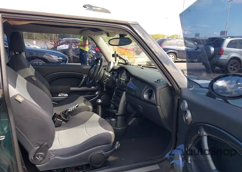 2004 Mini Cooper S из США, поврежденный, VIN WMWRE33444TD89299